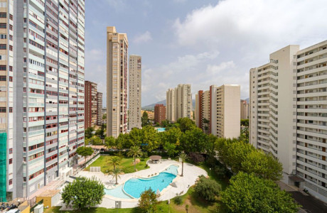 Piso en venta en Urb. Av Portugal - Complejo Playmon Fiesta -, Pueblo Levante