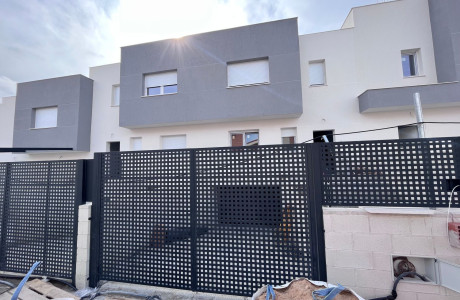 Chalet pareado en venta en calle Olivo Cristo, 12