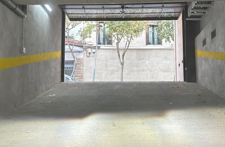 Garaje en venta en calle Laureà Miró