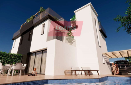 Chalet adosado en venta en calle la Traiña, 10