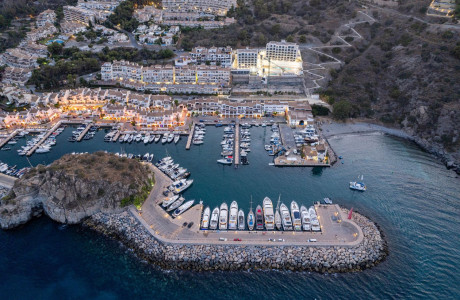 Piso en venta en Puerto deportivo Marina del Este, la Herradura s/n