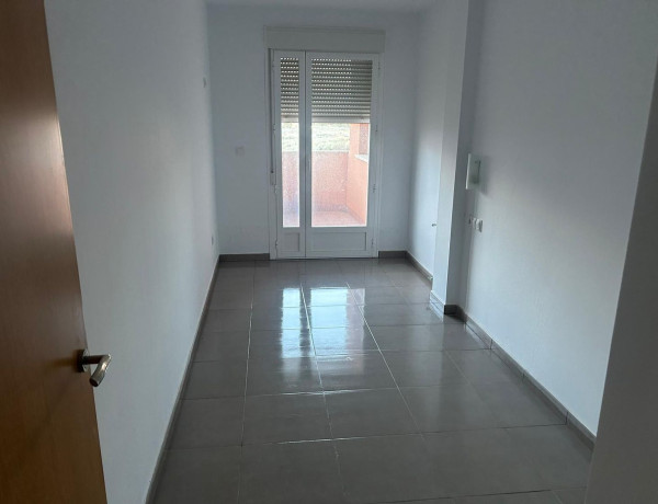 Piso en venta en calle Tobarra s/n