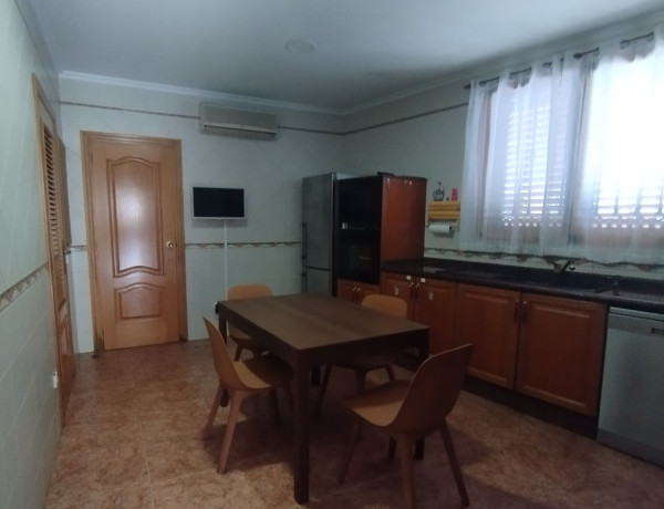 Chalet adosado en venta en calle La Lluna, 6