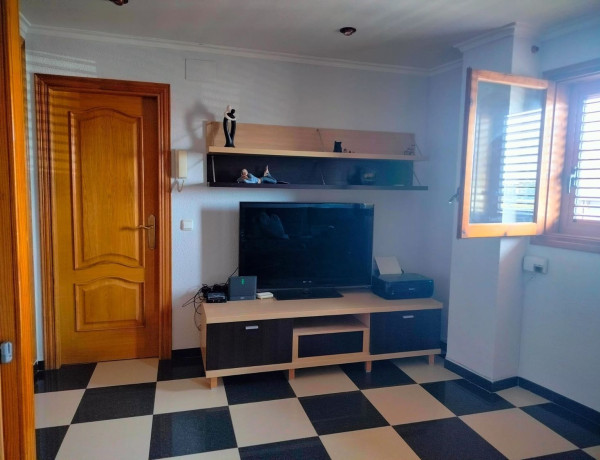 Chalet adosado en venta en calle La Lluna, 6