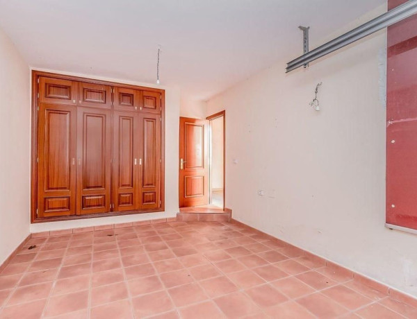 Chalet adosado en venta en calle Victoriano Ávila s/n