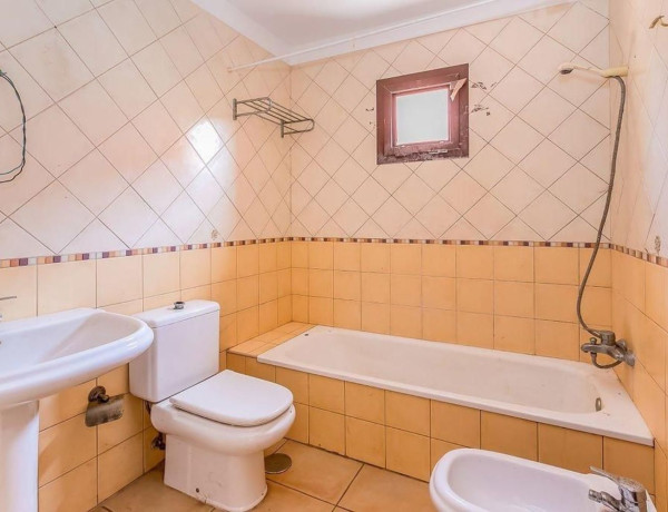 Chalet adosado en venta en calle Victoriano Ávila s/n