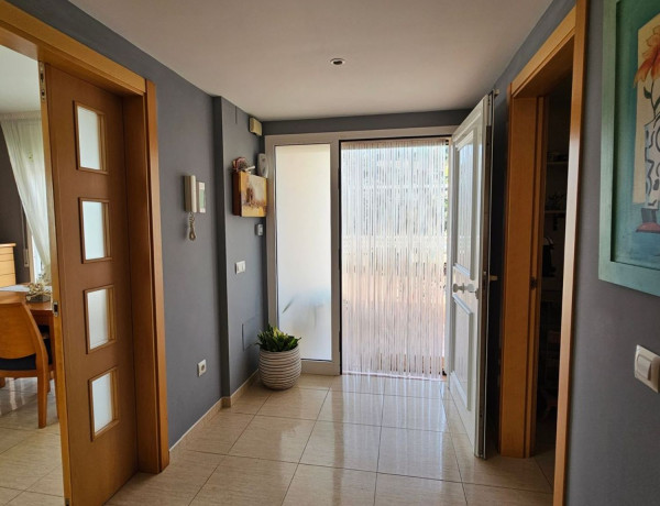 Chalet pareado en venta en calle Mirador de Barà, 11