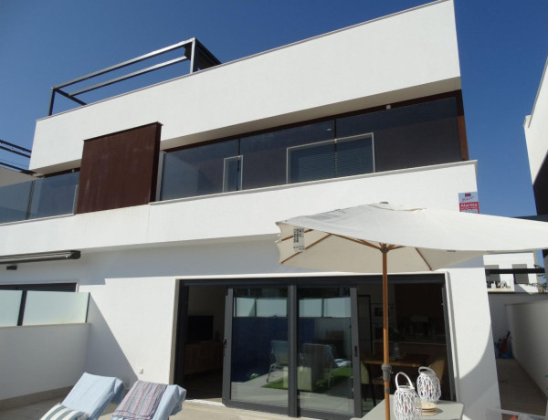 Chalet pareado en venta en Torre de la Horadada