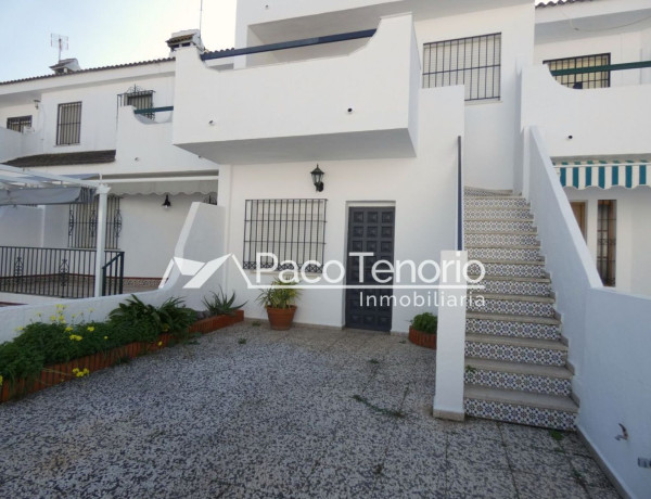 Chalet adosado en venta en calle Traíña, 8