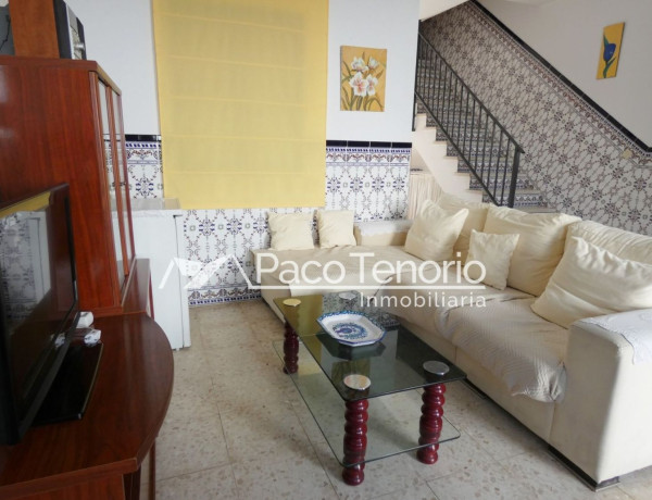 Chalet adosado en venta en calle Traíña, 8