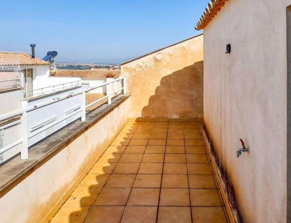 Chalet adosado en venta en Cajar