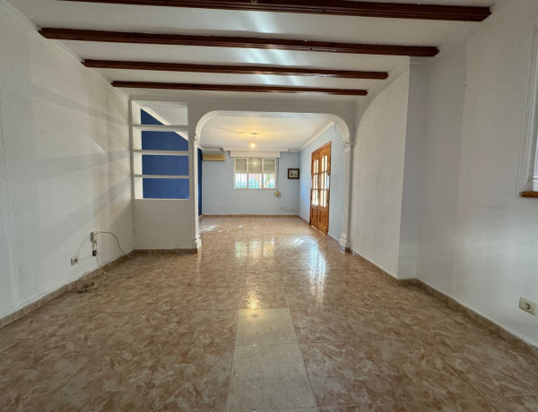 Chalet adosado en venta en Zona Avenida de Europa