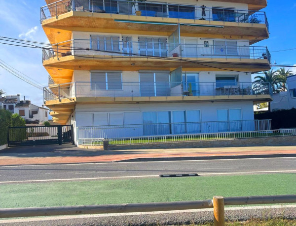 Alquiler de Piso en Urb. Edificio El Cisne, Montañar-El Arenal