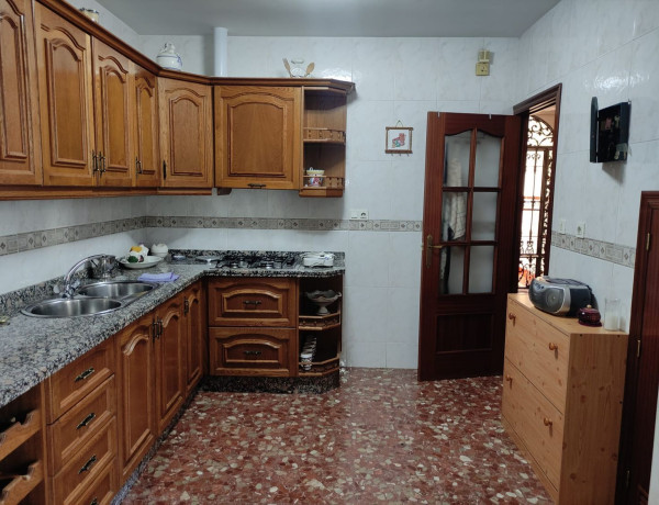 Casa o chalet independiente en venta en calle Escritor Mercado Solís, 1