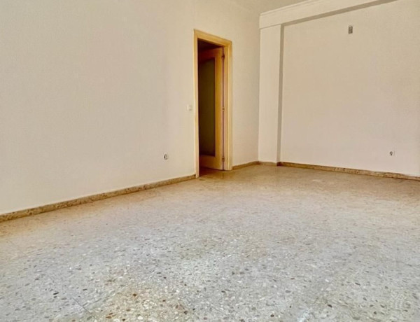 Piso en venta en calle Párroco Antonio González Abato