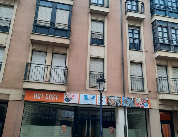 Local en venta en calle Pedro Herrero, 23