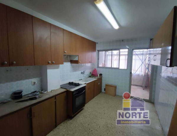 Piso en venta en Barri Zona Nord