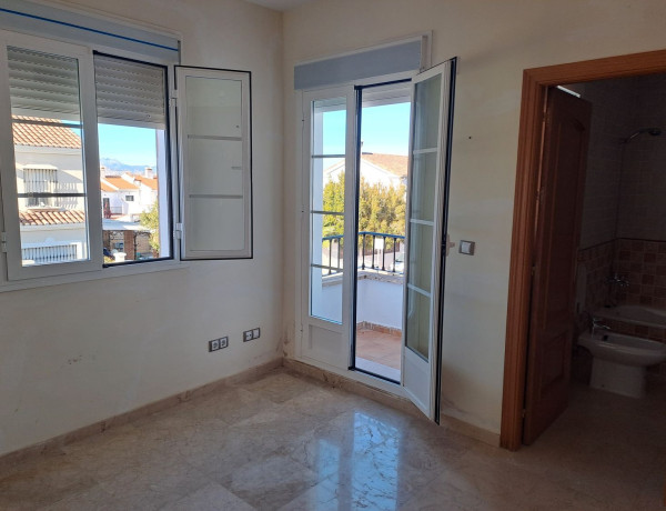 Chalet adosado en venta en calle Escritor Miguel de Cervantes