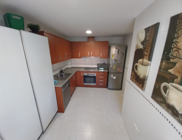 Chalet adosado en venta en calle las Sabinas, 7