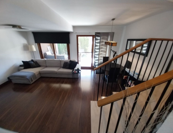 Chalet adosado en venta en calle las Sabinas, 7