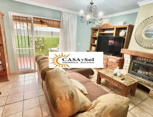 Chalet adosado en venta en calle San Alberto