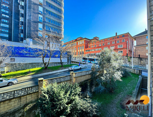 Piso en venta en calle Andrés del Río, 7