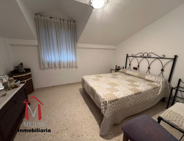 Chalet adosado en venta en Zona de la Vega