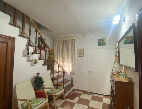 Chalet adosado en venta en Camas