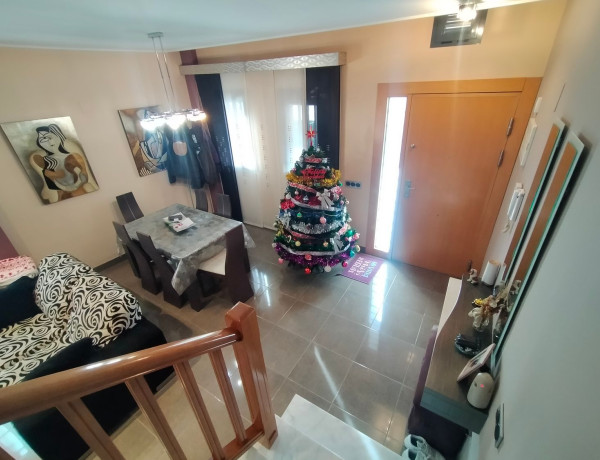 Chalet adosado en venta en Zona pueblo