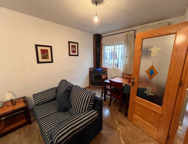 Chalet adosado en venta en calle diego velazquez, 22