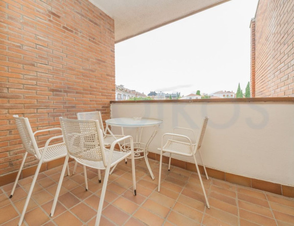 Chalet adosado en venta en calle Pastrana