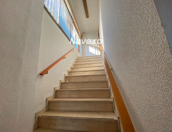 Nave en venta en Valdelacasa