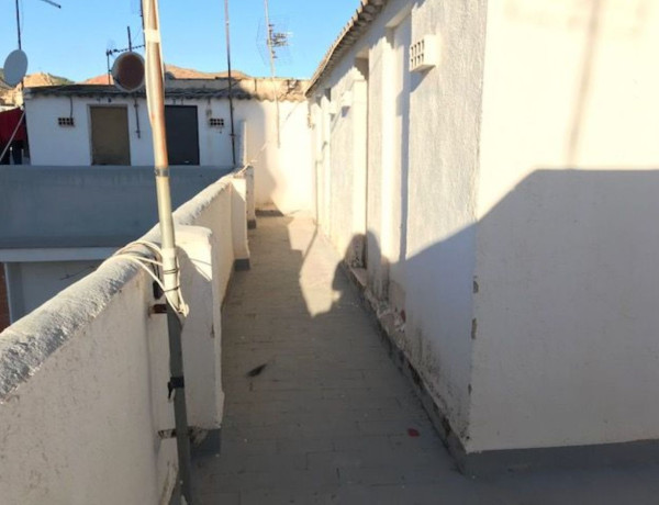 Piso en venta en Jerónimo Santa Fé, 10