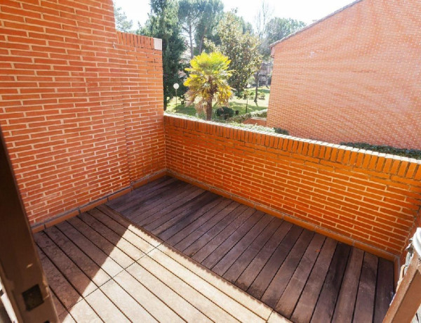 Chalet adosado en venta en El Burgo