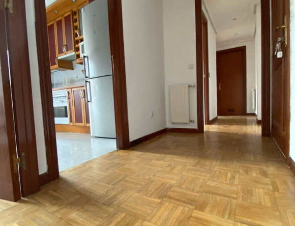 Piso en venta en calle Horacio Fernández Inguanzo, 9