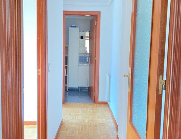 Piso en venta en calle Horacio Fernández Inguanzo, 9