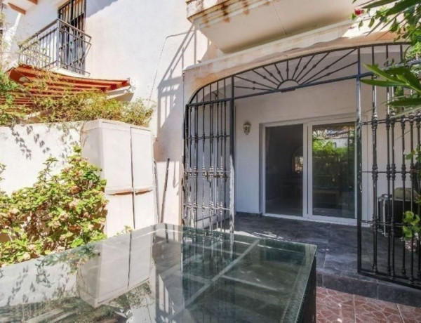 Chalet adosado en venta en Zona Centro Comercial Torrequebrada