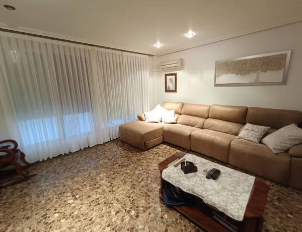 Chalet adosado en venta en Zona Llombai