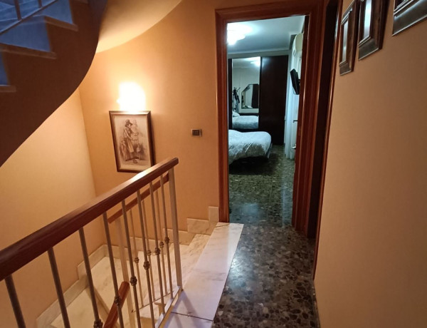 Chalet adosado en venta en Zona Llombai