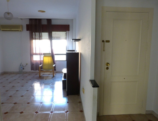 Chalet adosado en venta en calle Andalucía 04120, 1