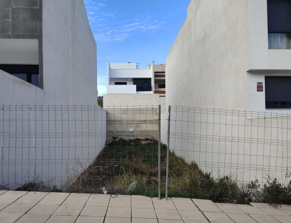 Terreno en venta en calle del Roble