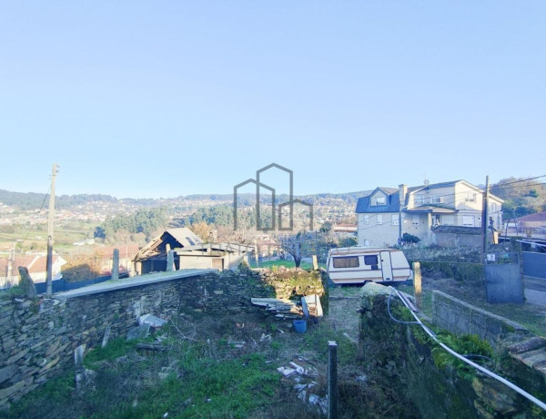 Terreno en venta en calle Outeiriño