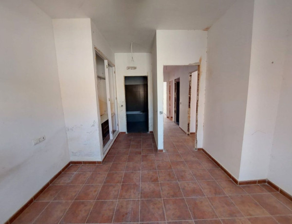 Chalet adosado en venta en calle Renoir