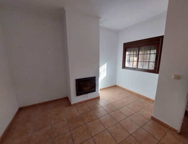 Chalet adosado en venta en calle Pilistra