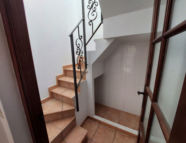 Chalet adosado en venta en calle Pilistra