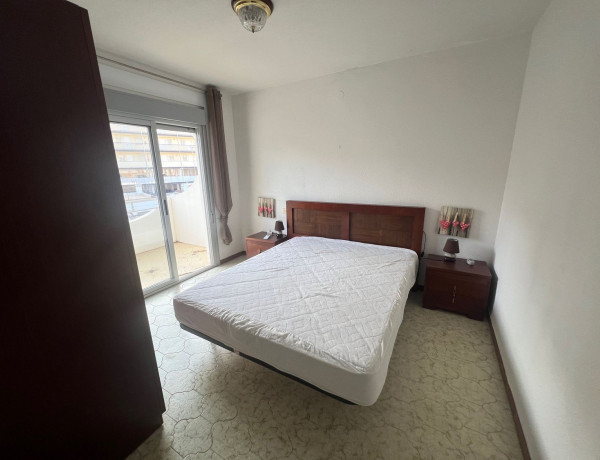 Chalet adosado en venta en avenida Papa Luna, 132