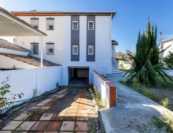 Chalet pareado en venta en calle Doctor Jiménez Díaz