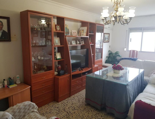 Piso en venta en avenida Adolfo Díaz Ambrona