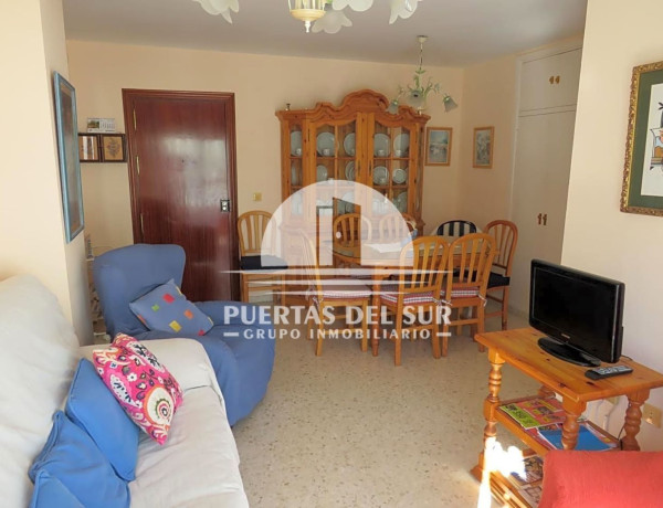 Piso en venta en calle Lora del Río, 2