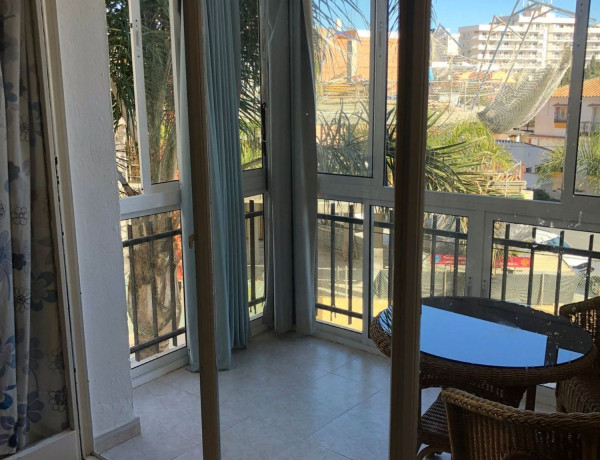 Chalet adosado en venta en calle Málaga, 1